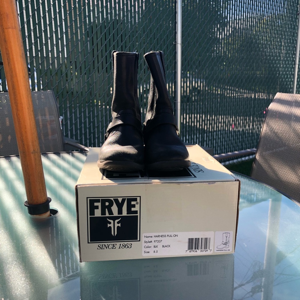 Frye Leather boot Harness Pull on Style 97207